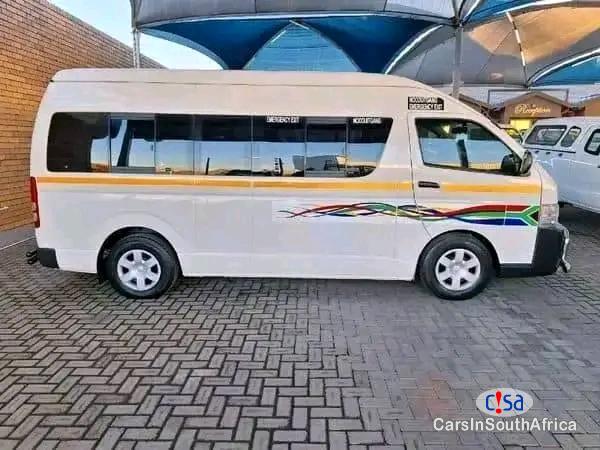 Toyota HiAce 2022 Toyota Quantum Sesifikile 2.5 D4D 0698183175 Manual 2022 - image 3