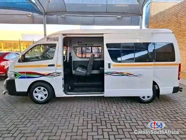 Toyota HiAce 2022 Toyota Quantum Sesifikile 2.5 D4D 0698183175 Manual 2022 - image 6