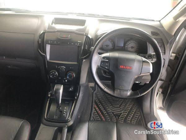 Isuzu KB250 Automatic 2021 - image 7