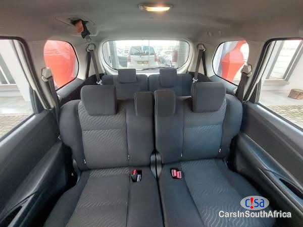 Toyota Avanza Manual 2017 - image 10