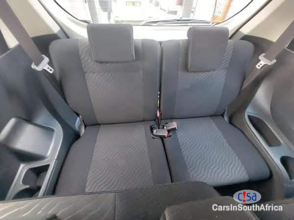 Toyota Avanza Manual 2017 - image 8