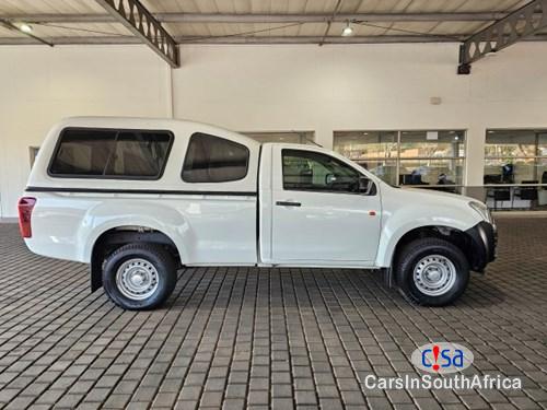 Isuzu 250 Manual 2020 - image 3