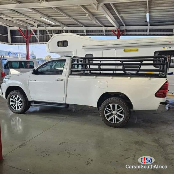 Toyota Hilux 2.8GD Automatic 2016 - image 2