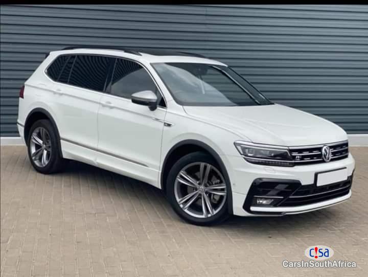 Pictures of Volkswagen Tiguan 2.0 Automatic 2018