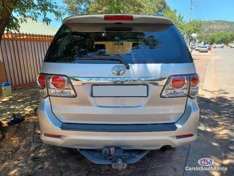 Toyota Fortuner 2.4 Manual 2015 - image 2