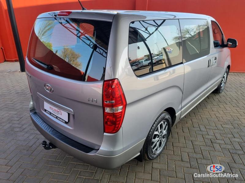 Hyundai H-1 2.5 Crdi Elite Auto 12 Seater Bus Automatic 2021 - image 4