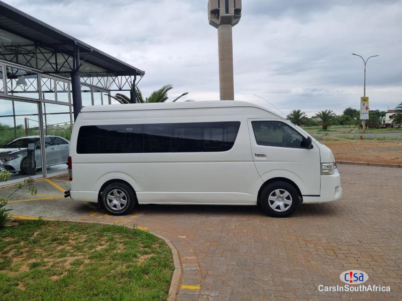 Toyota Quantum 2.5D-4D GL Manual 2018 - image 2