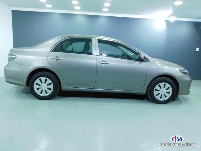 Toyota Corolla Quest 1.6 Manual 2017 - image 3