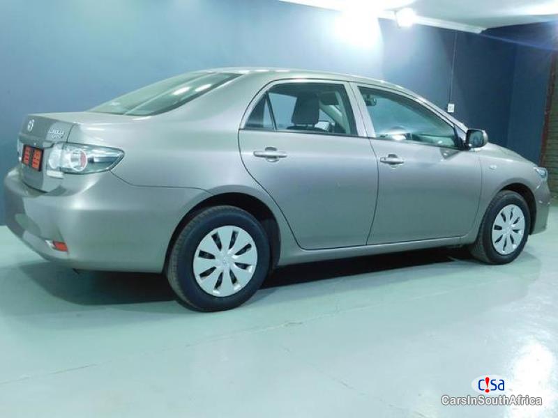 Toyota Corolla Quest 1.6 Manual 2017 - image 4