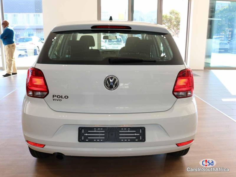 Volkswagen Polo Manual 2020 - image 2