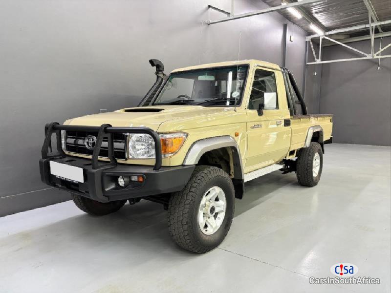 Picture of Toyota Land Cruiser 79 Land Cruiser 4.5D-4D LX V8 Manual 2017