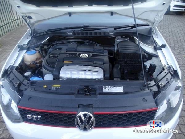 Volkswagen Polo Automatic 2015 - image 9