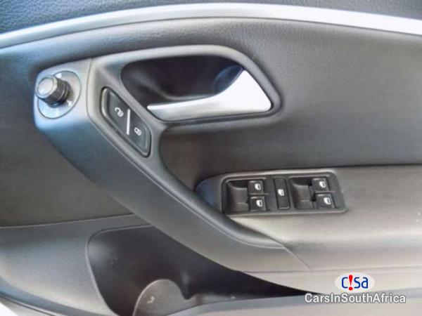 Volkswagen Polo Automatic 2015 - image 9