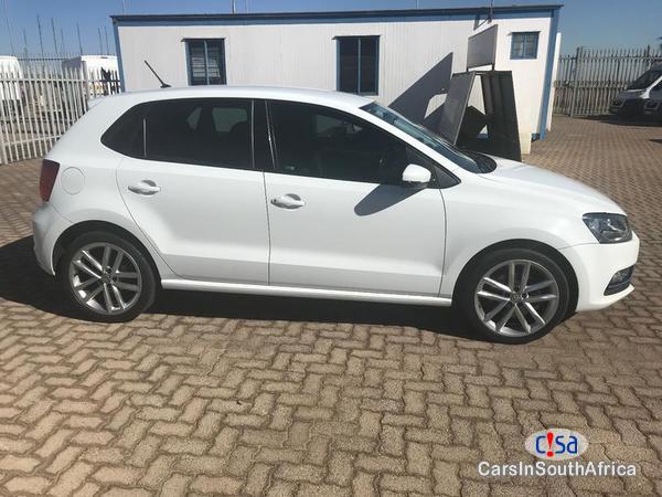 Volkswagen Polo Automatic 2015 - image 2