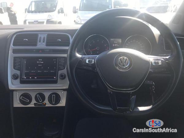 Volkswagen Polo Automatic 2015 - image 9