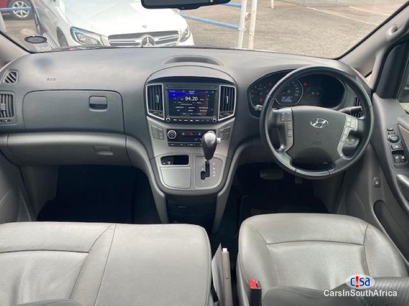 Hyundai H-1 2.5 / Whatsapp Call 068 346 6875 Manual 2020 - image 3