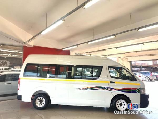 Toyota Quantum 2.5 Manual 2014 - image 2