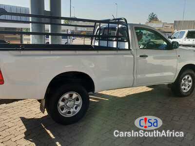 Toyota Hilux 2.5 D-4d Manual 2012 - image 2