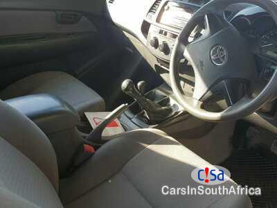Toyota Hilux 2.5 D-4d Manual 2012 - image 3