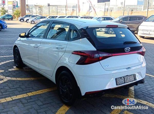 Hyundai i20 1.2 Motion Manual 2022 - image 2
