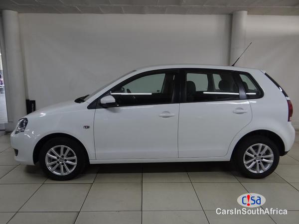 Pictures of Volkswagen Polo 1.4 Automatic 2015