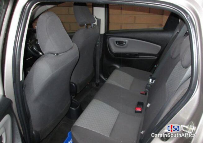 Toyota Yaris Manual 2017 - image 4