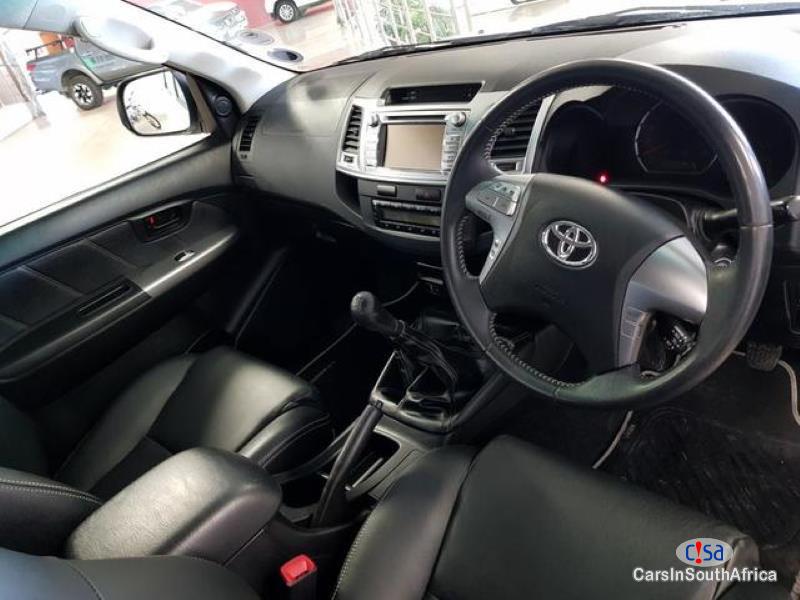 Toyota Hilux Manual 2015 in Gauteng