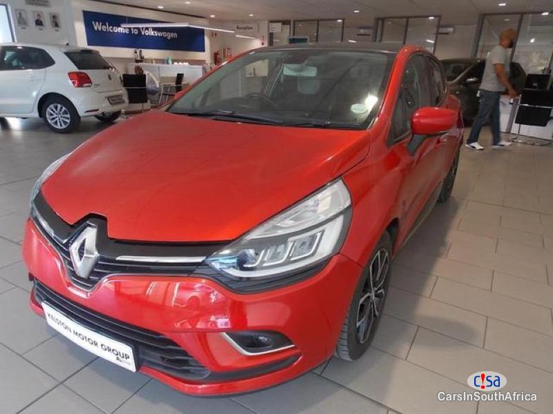 Renault Clio Manual 2014 - image 2
