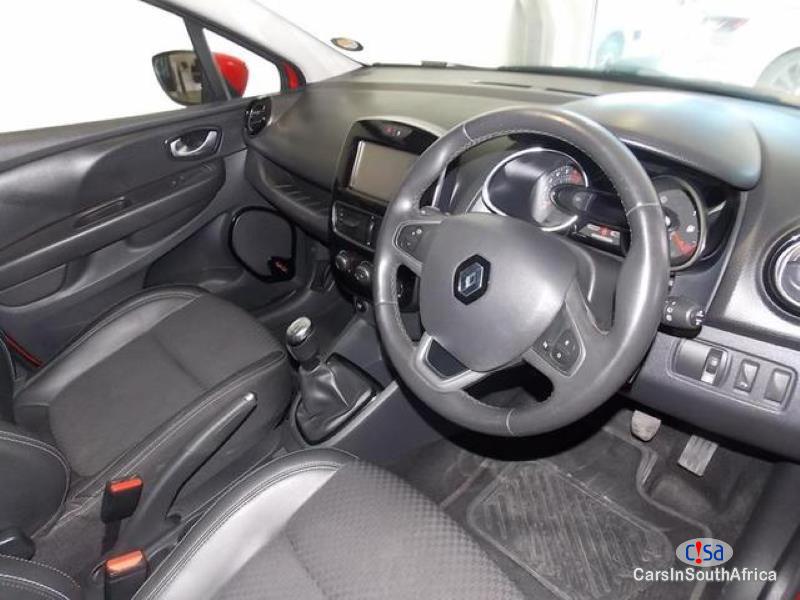 Renault Clio Manual 2014 - image 4