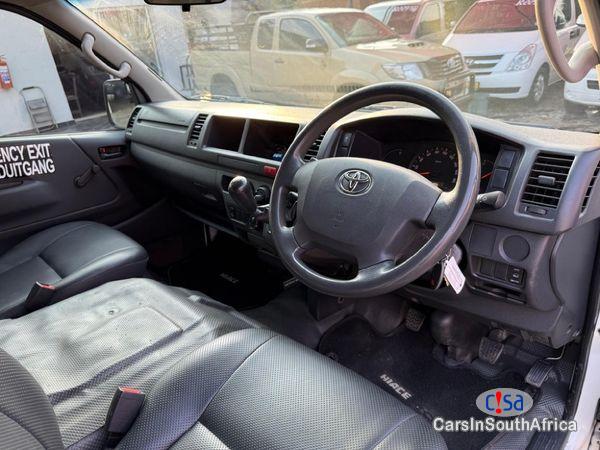 Toyota Quantum 2.5 D-4D Sesfikile 16-Seat Manual 2022 - image 4