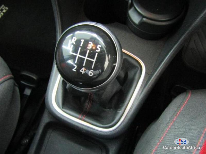 Volkswagen Polo 1.2 Manual 2017 - image 9