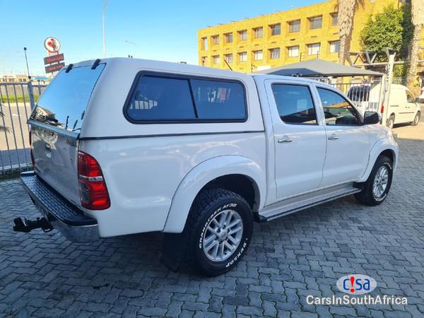 Toyota Hilux 2.5 D4-D Raised Body D/C Manual 2014 - image 2