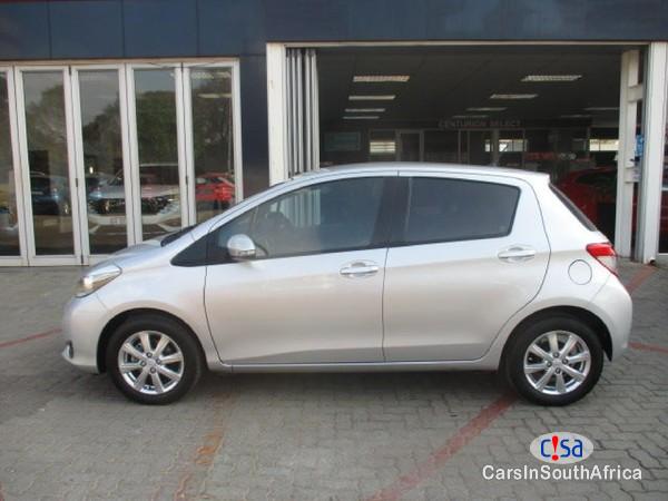 Picture of Toyota Yaris 1.3 5-dr Automatic 2014