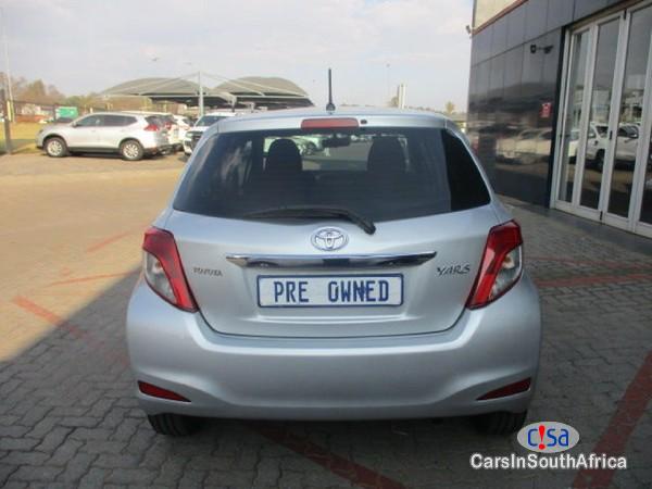 Toyota Yaris 1.3 5-dr Automatic 2014