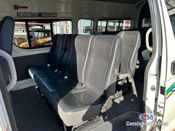 Toyota Quantum 2.5D-4D Sesfikile 16 Seats Bank Repossessed Manual 2017 - image 5