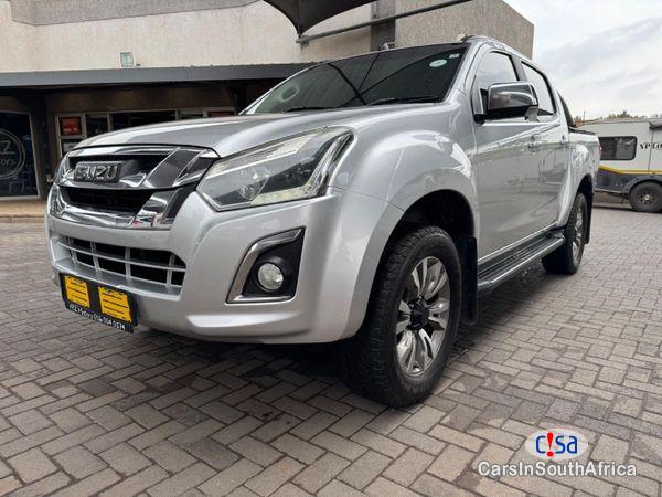 Isuzu KB300 KB 300 D-Teq LX Call 081 494 5928 Delivery Nationwide Automatic 2018 - image 2