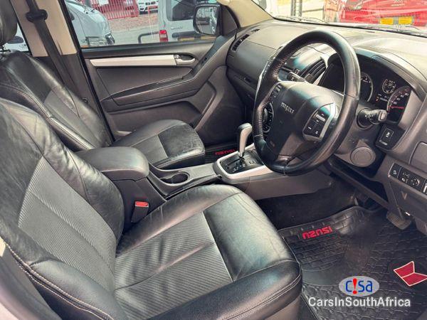 Isuzu KB300 KB 300 D-Teq LX Call 081 494 5928 Delivery Nationwide Automatic 2018 - image 3