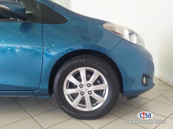 Toyota Yaris Manual 2012 - image 3