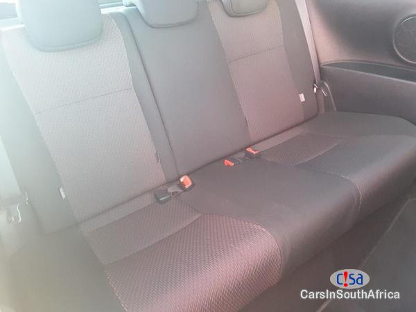 Toyota Yaris Manual 2012 - image 8