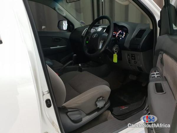 Toyota Hilux Automatic 2014 - image 6