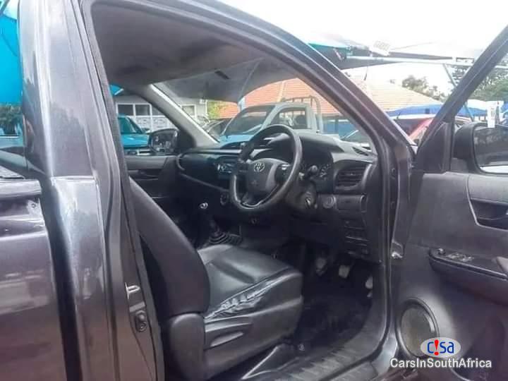Toyota Hilux 2.4GD Manual 2016 - image 4