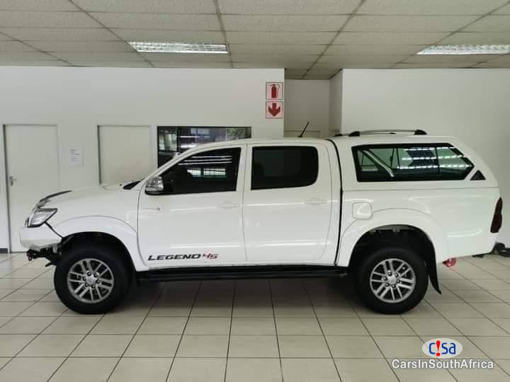 Toyota Hilux 3.0D Manual 2016 - image 2