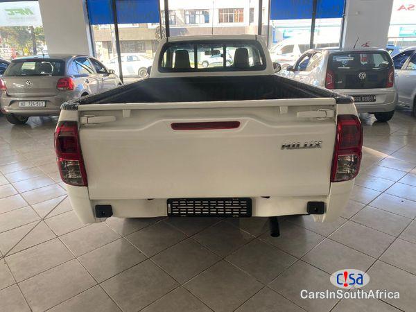 Toyota Hilux 2.4GD-6 Manual 2017 - image 2