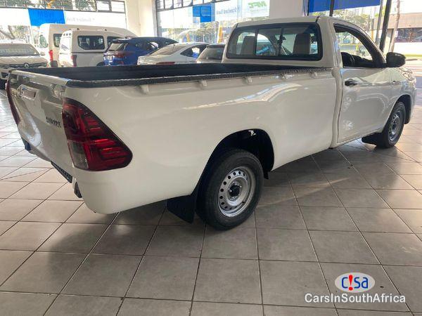 Toyota Hilux 2.4GD-6 Manual 2017 - image 4