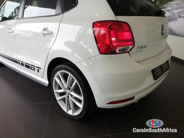 Volkswagen Polo Manual 2019 - image 3