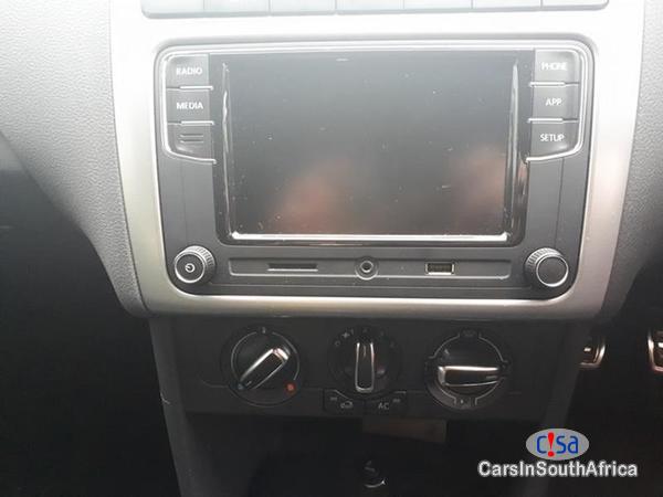 Volkswagen Polo Manual 2019 - image 6