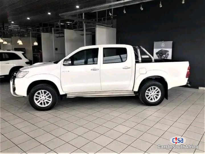 Toyota Hilux 2012 Toyota Hilux 3.0D-4D Double Cab 4x4 Raider Manual 2014 - image 3