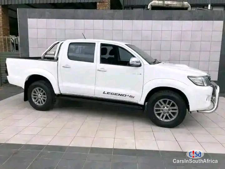 Toyota Hilux 2015 Toyota Hilux Double Cab For Sale 0735069640 Manual 2015 - image 3