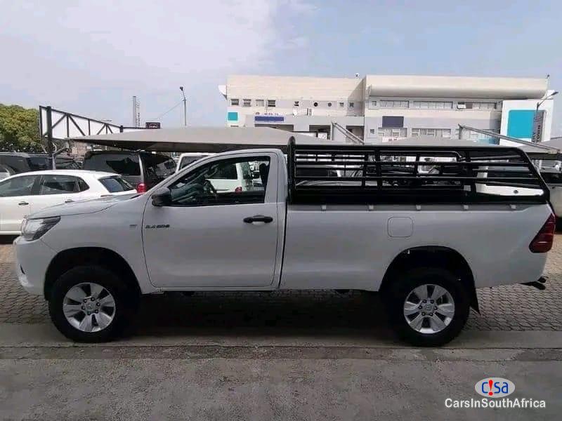 Toyota Hilux 2018 Toyota Hilux Single Cable 2.8GD-6 For Sale 0732073197 Manual 2018 - image 2