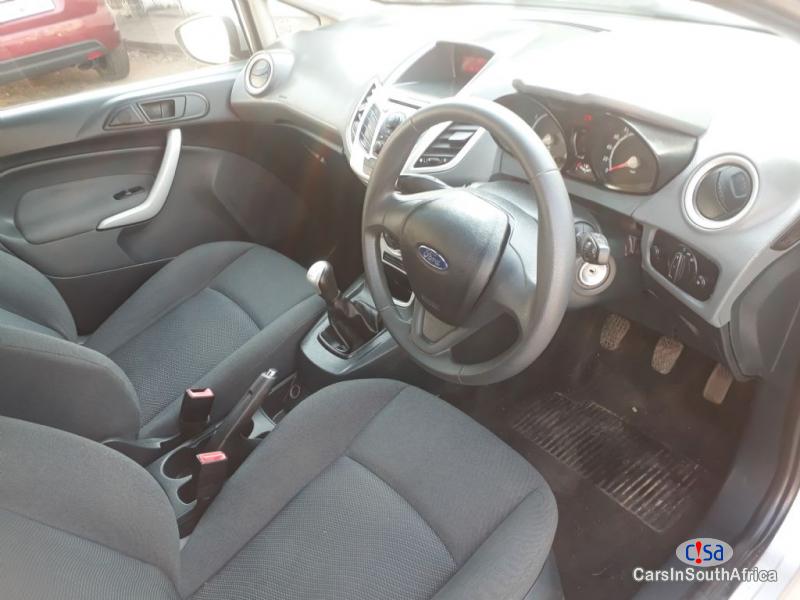 Ford Fiesta 1.4 Manual 2011 - image 3